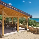 Maris Villa