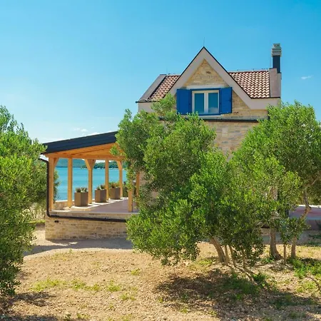 Maris Villa