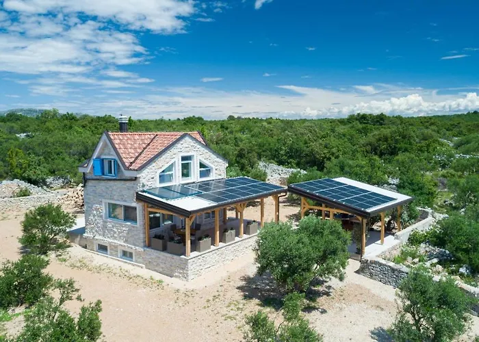 Maris * Betina (Sibenik-Knin)